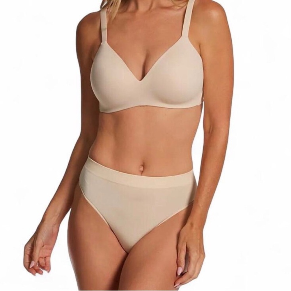 NWT Wacoal 834175 "B-Smooth" Seamless Hi-Cut Brief Panty, Beige M. - Picture 10 of 10